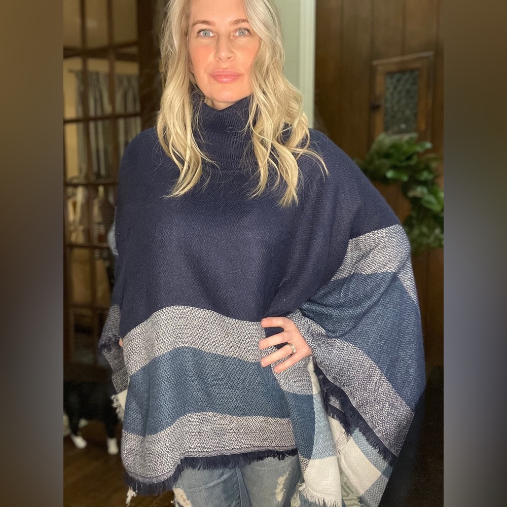 NWT! Turtleneck Poncho Azul - Picture 2 of 8